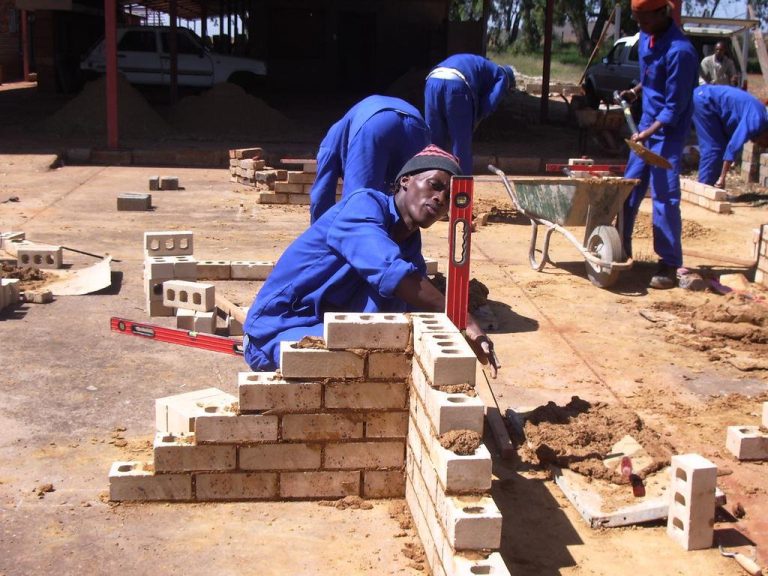 Mambo 3 ambayo fundi unapaswa kuyamudu ili kukusaidia kupata kazi kwa urahisi zaidi.