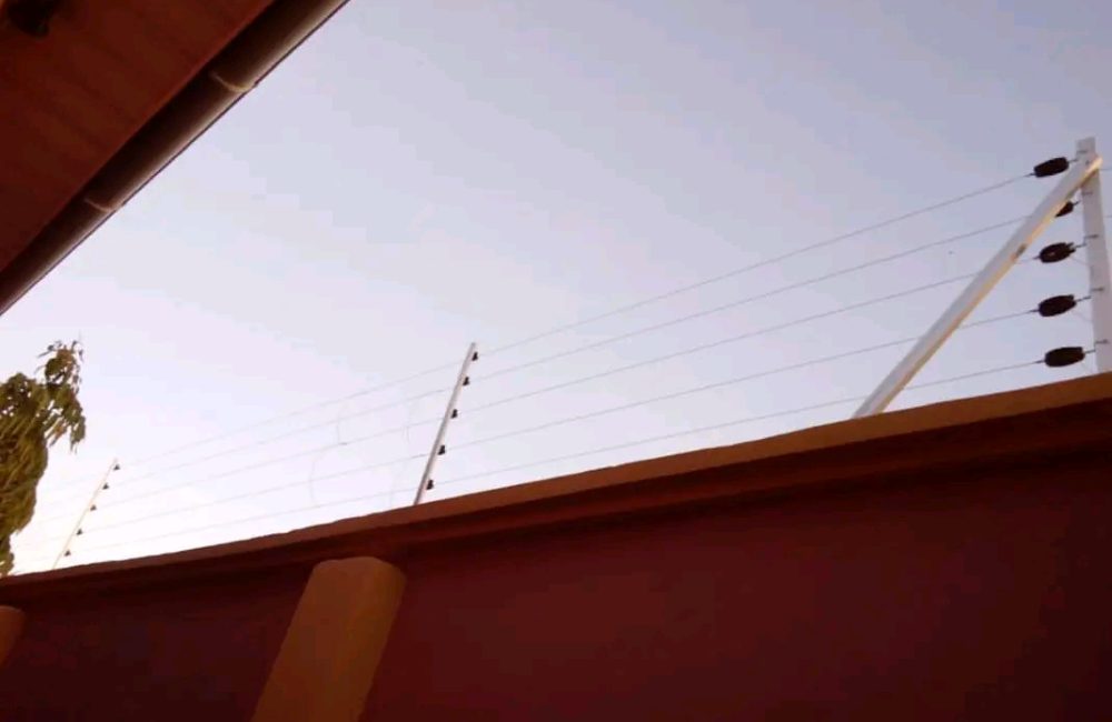 1724311930518