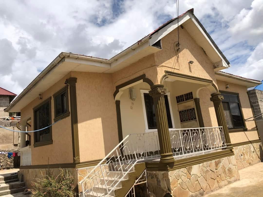 Kwa uwekaji mzuri wa nyumba yako na yenye ubori pia yenye kutumia ujuzi wa kisasa kabisa kwa fundi Mshana na bei ni poa kabisa na uaminifu ni mkubwa