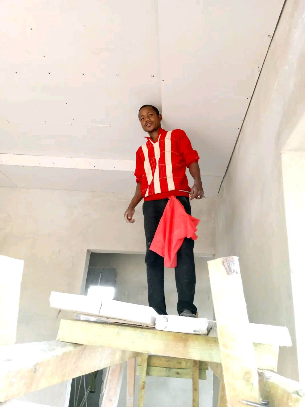 Nina toa huduma ya kufunga gypsum board Kwa kuzingatia ubora na ubunifu wa kisasa, kwa huduma hizi nakufikia popote pale Tanzania